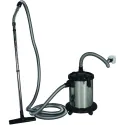 Récupérateur d'eau avec accessoires spécifiques