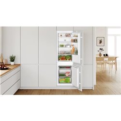 Réfrigérateur Ligne série 2 KIV86NSE0 267 Litres combiné encastrable
