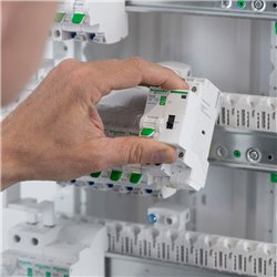 Combiné disjoncteur + contacteur Resi9 XE R9ECT620 1P+N 20 A Courbe C