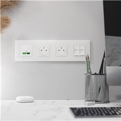 Plaque de finition Unica Deco Signature NU600879 Blanc neige 4 postes