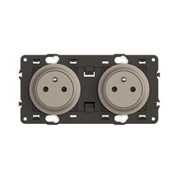 Lot de 10 Double prises de courant avec terre précâblée Céliane Surface Confort Titanium avec support CY0112