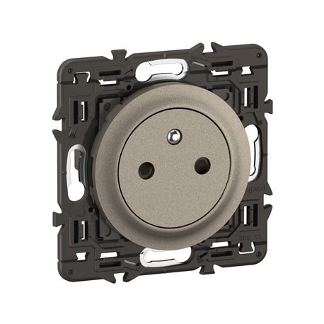 Lot de 30 Prises de courant avec terre Céliane Surface Confort Titanium avec support CY0111 Lot de 30 Prises de courant avec terre Céliane Surface Confort Titanium avec support CY0111