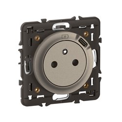 Lot de 20 Prises de courant 2P+T Surface Confort avec prise USB Type-C intégrée Céliane Titanium avec support CY0140