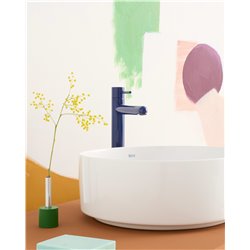 Mitigeur lavabo Nu version XL corps lisse poignée fine bleu cobalt H 295 mm