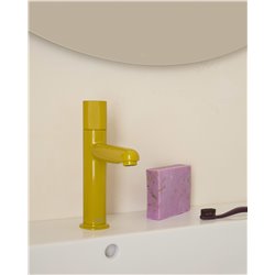 Mitigeur lavabo Nu version S corps lisse avec flexibles poignée cannelée jaune miel H 188 mm